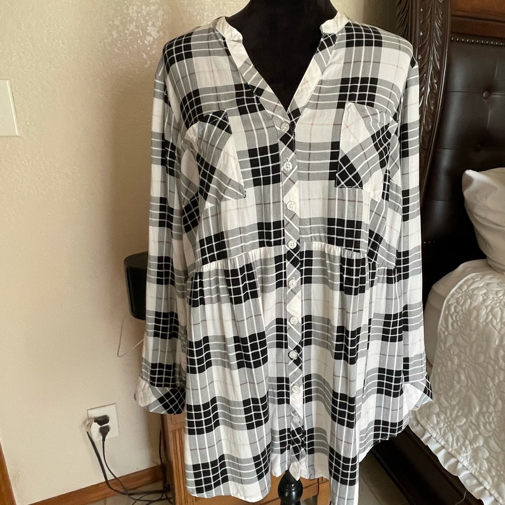 Torrid Long Sleeve Top Size 2X